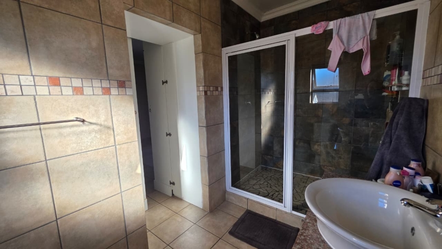 3 Bedroom Property for Sale in Country Club Western Cape
